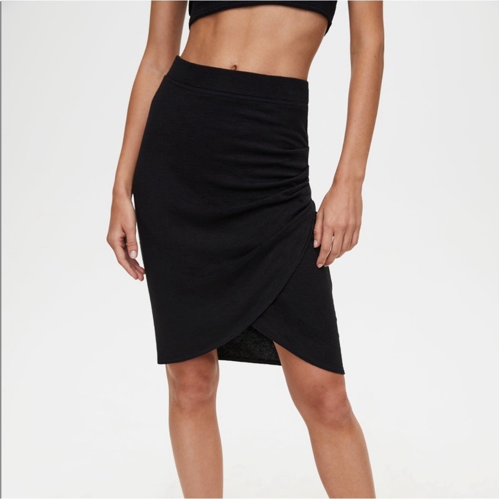 Aritzia wilfred free Tyra skirt (size XS)